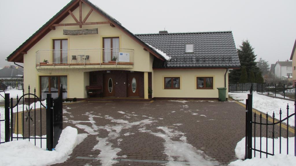 Hotel Gosciniec Klejnot Borowo Exterior foto